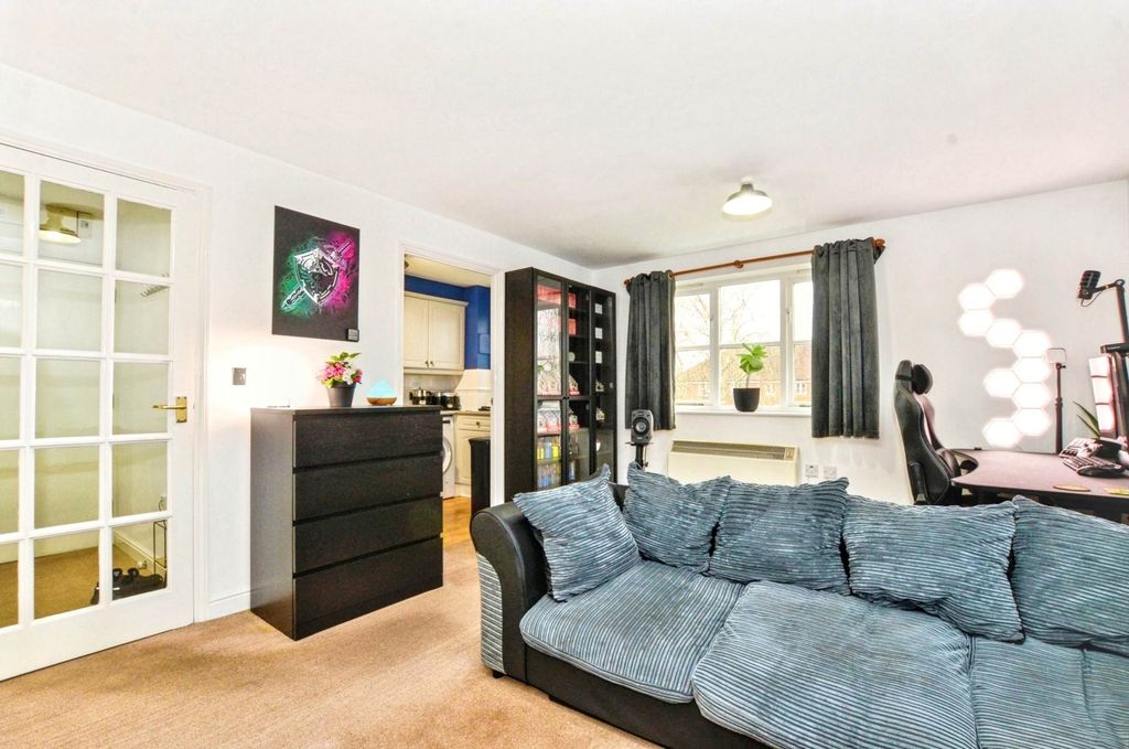 Property photo 3 of 11