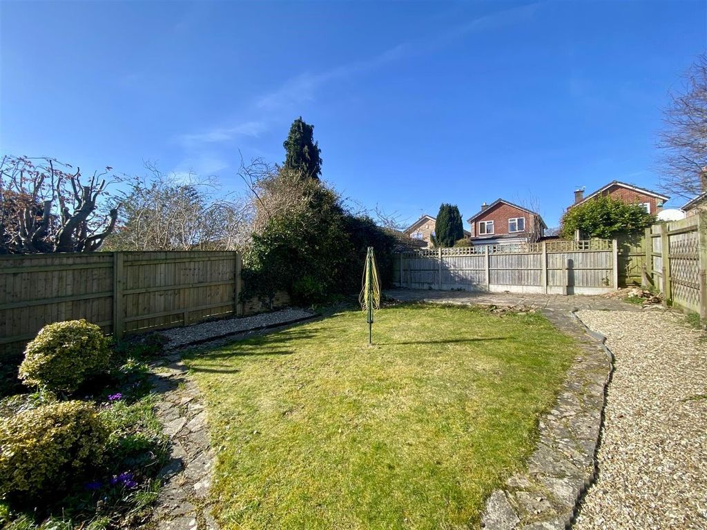 Property photo 3 of 8 Garden.Jpg