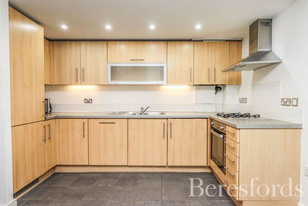 Property photo 2 of 7 Kitchen