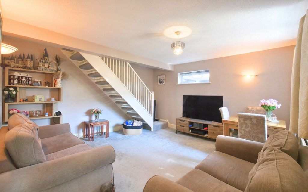 Property photo 2 of 10 3993305