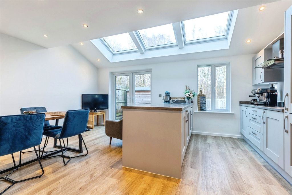 Property photo 2 of 26 Kitchen Diner