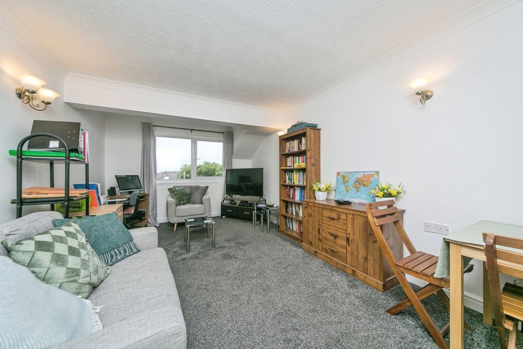 Property photo 2 of 17 Pbox-Img.Jpg