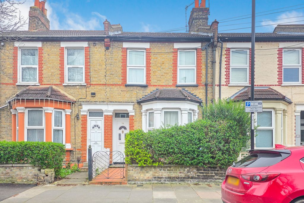 Property photo 1 of 14 74 Abbey Grove, Abbey Wood, London Se2 9Ep