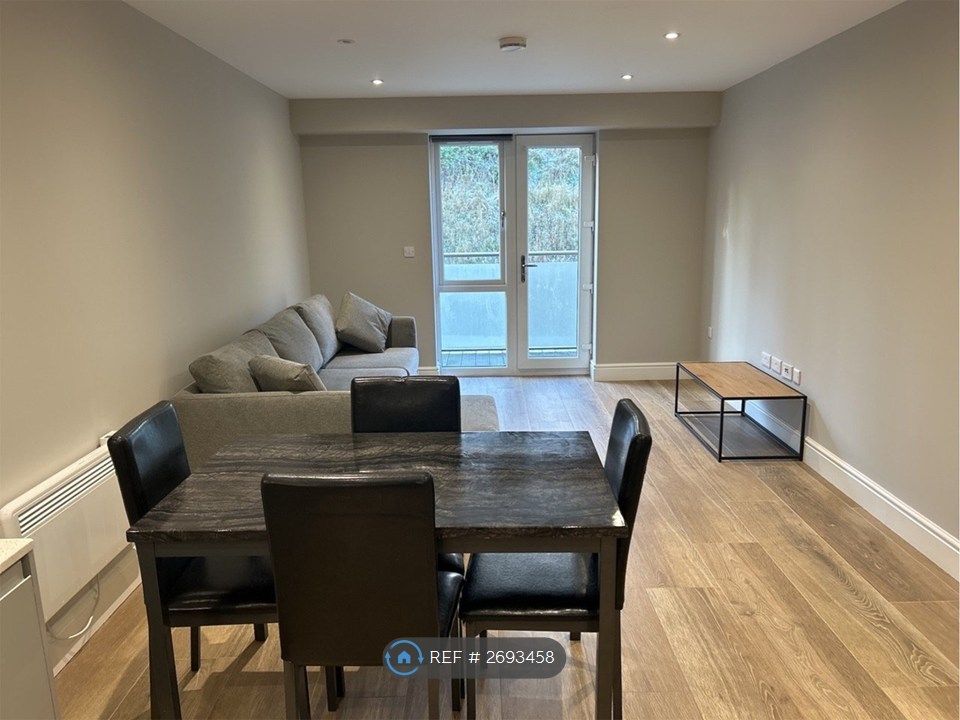 Property photo 3 of 6