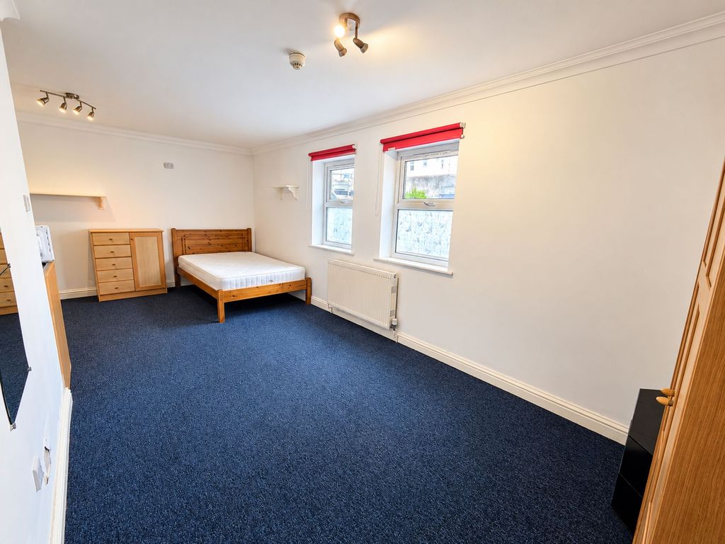Property photo 2 of 4