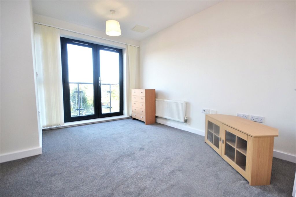 Property photo 2 of 6 Living Space