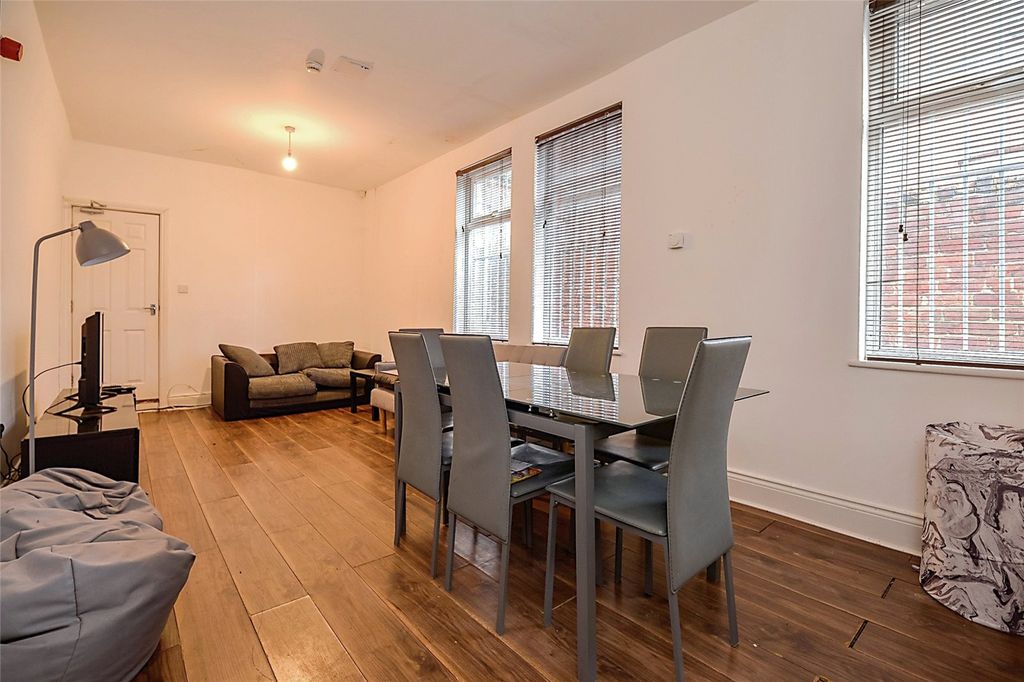 Property photo 3 of 16 Picture No. 23