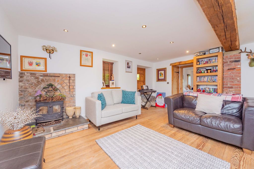 Property photo 2 of 29 Penylan Barn (3 Of 67)
