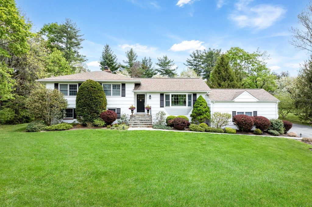 Property photo 1 of 31