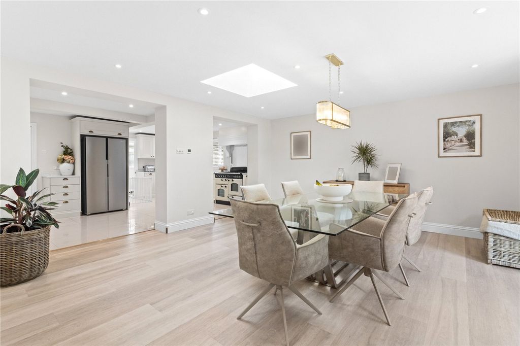 Property photo 3 of 21 Open Plan