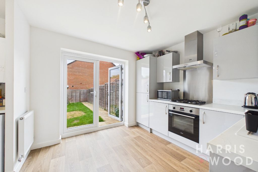 Property photo 2 of 16 5547532