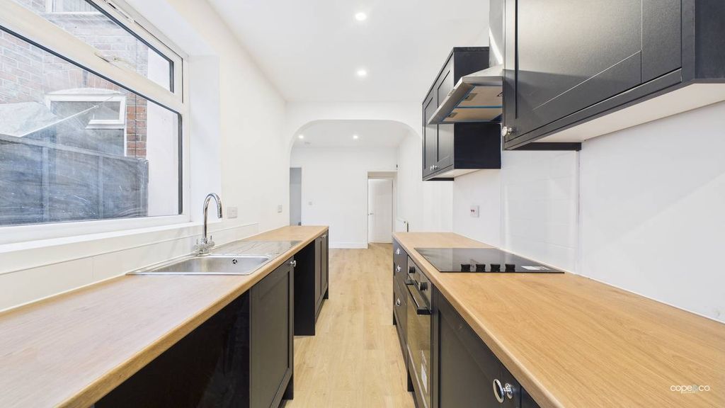 Property photo 2 of 13 4787855