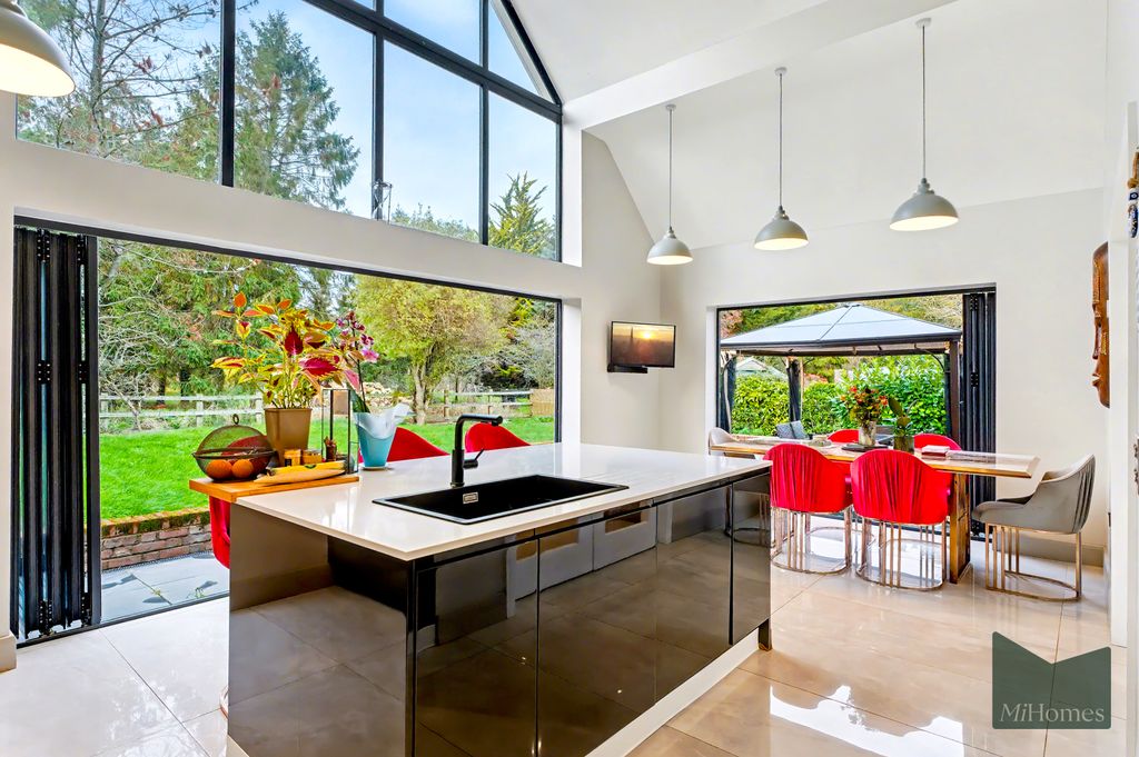 Property photo 1 of 26