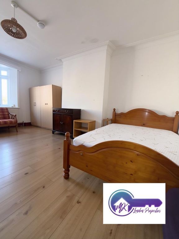 Property photo 3 of 10 Photo 3