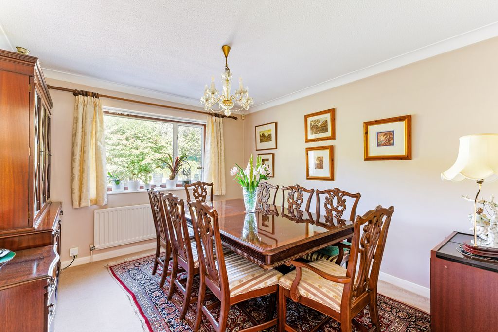 Property photo 3 of 27
