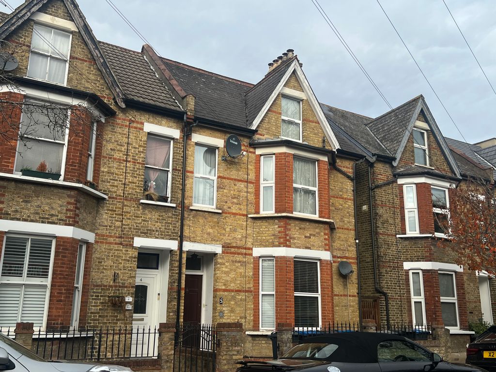 Property photo 1 of 18