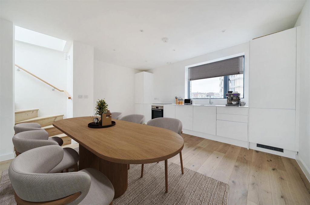 Property photo 3 of 15 Lhzg15Weu06Lprpd2Tn_Bg.Jpg