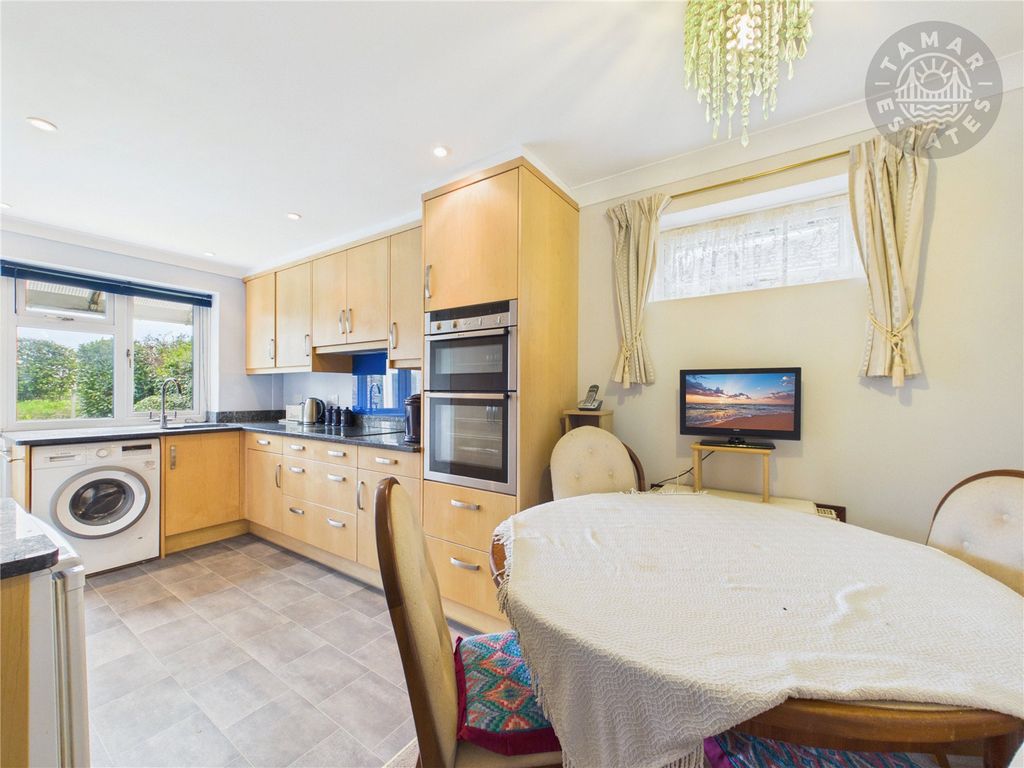 Property photo 2 of 13 Kitchen/Dining Room