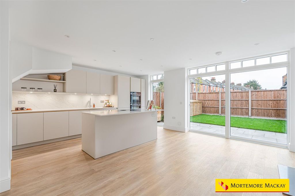 Property photo 2 of 28 14_68788_Watermarked.Jpg