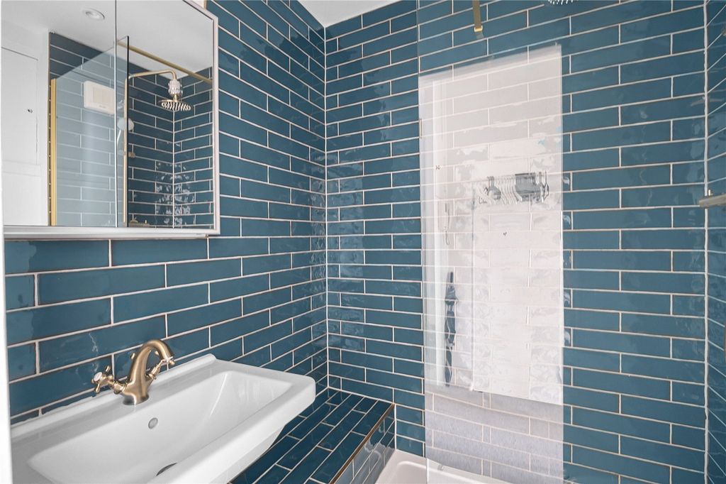 Property photo 3 of 14 Shower Room