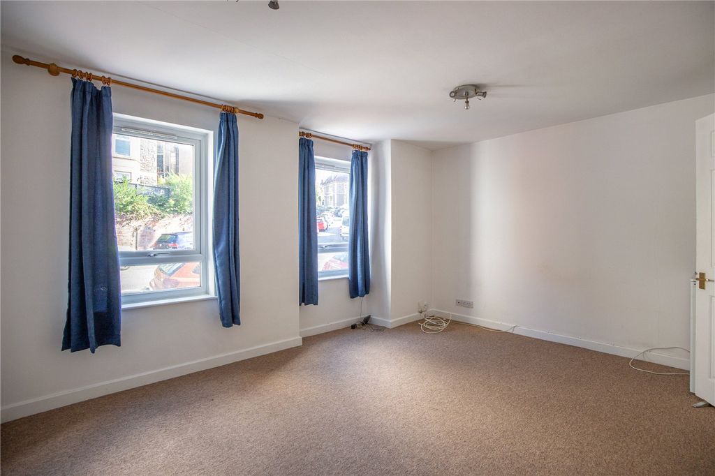 Property photo 3 of 10 Picture No. 08