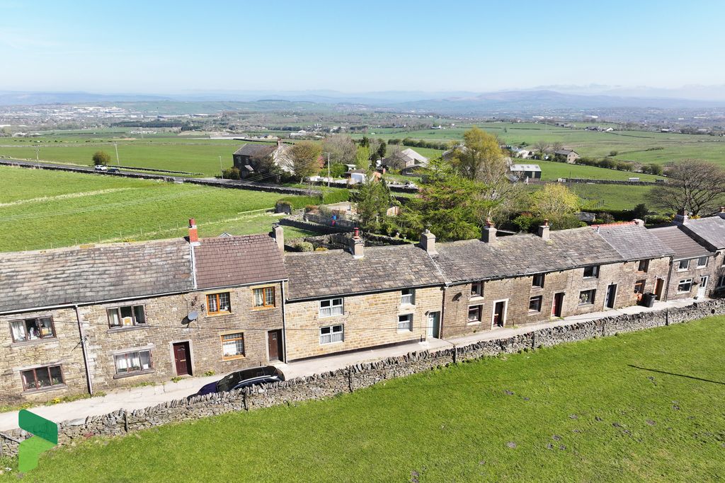 Property photo 3 of 42