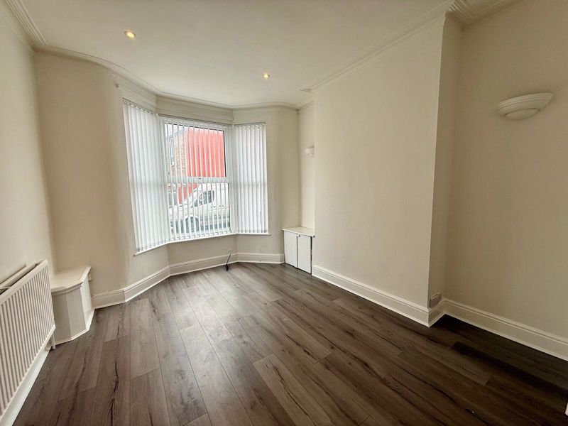 Property photo 3 of 12 Photo 6