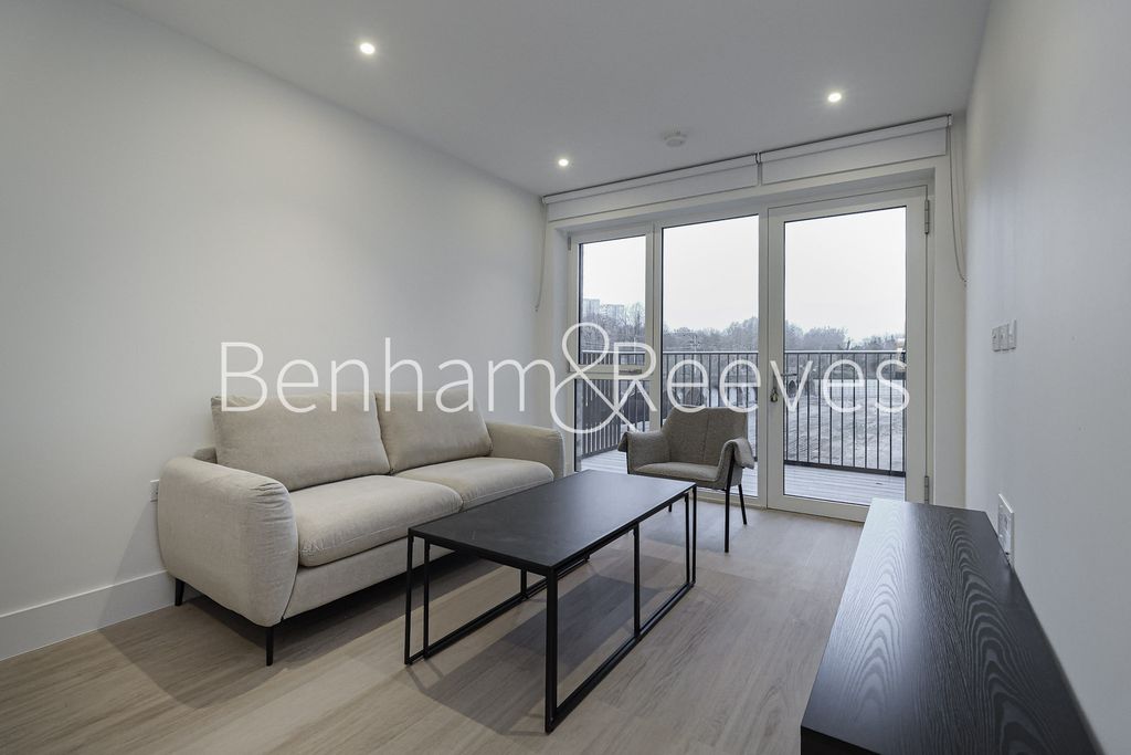 Property photo 1 of 18
