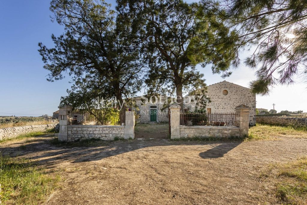 Property photo 3 of 31