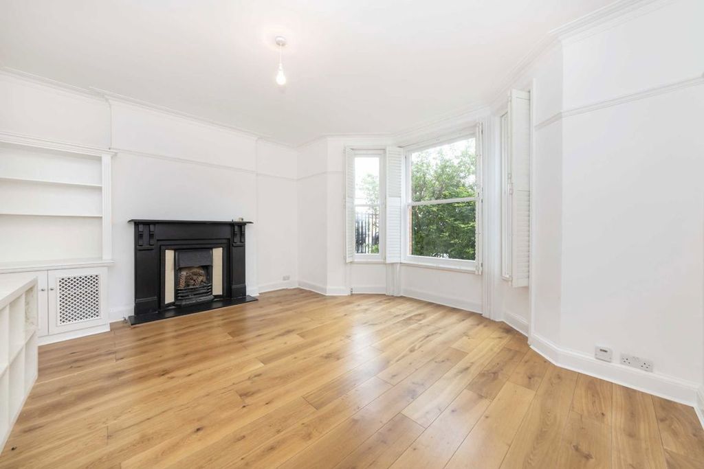 Property photo 2 of 5