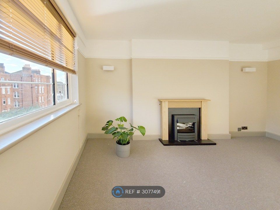 Property photo 1 of 16 Living Room 1