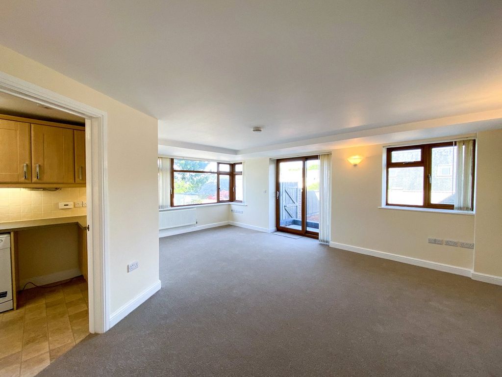 Property photo 2 of 10 Sitting/Dining Room