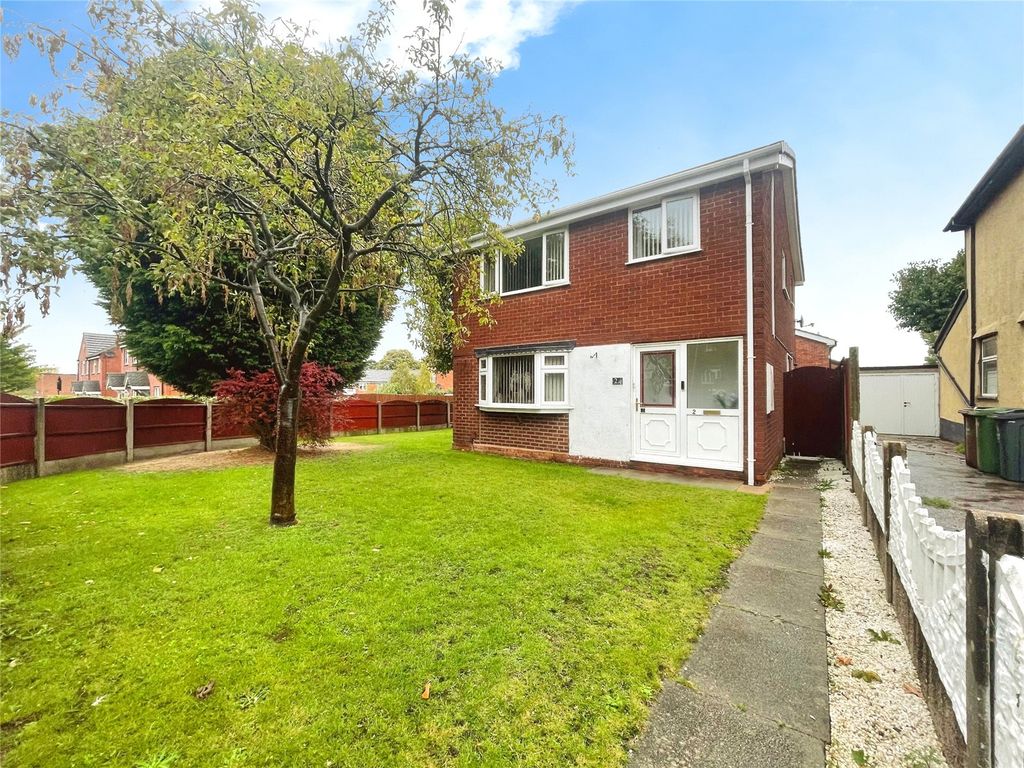 Property photo 1 of 17 External