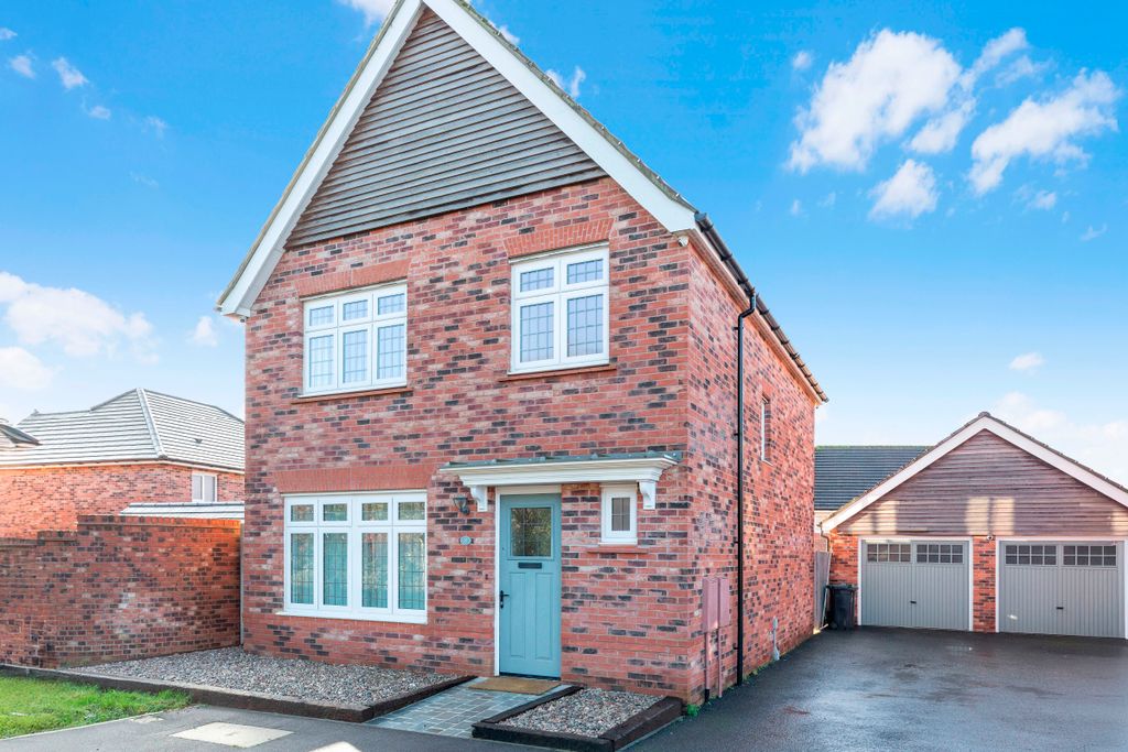 Property photo 1 of 18