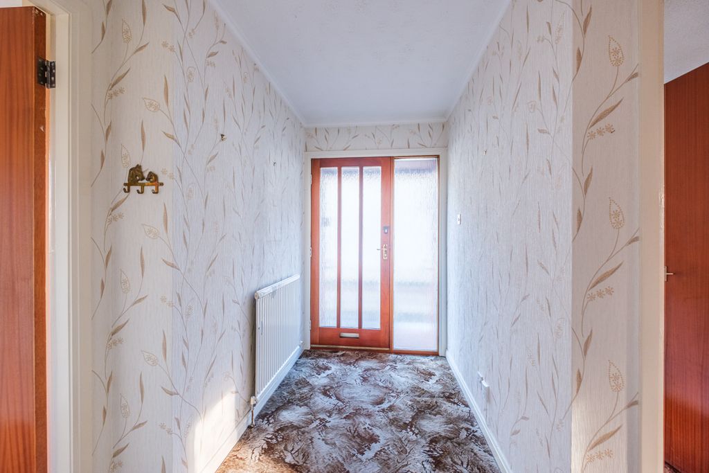 Property photo 2 of 31