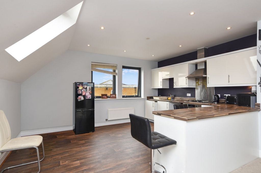 Property photo 2 of 26 Picture No. 09