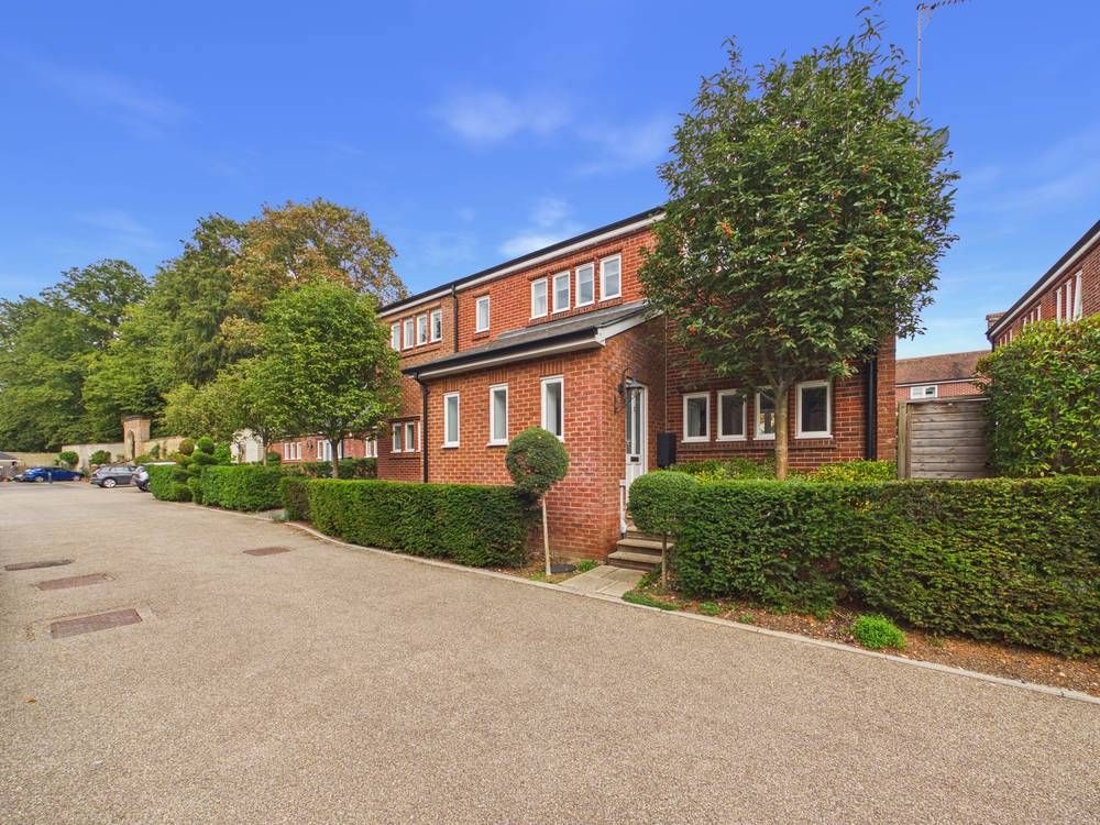 Property photo 1 of 14 Giraffe360-Still014