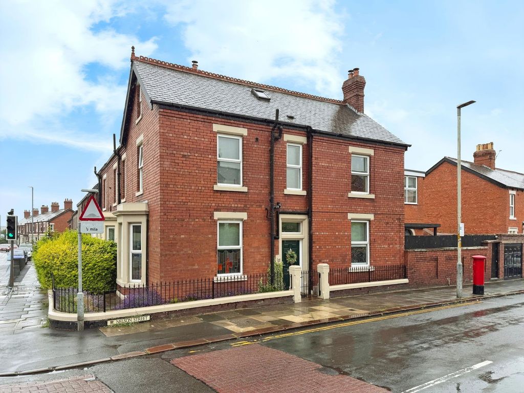 Property photo 1 of 37
