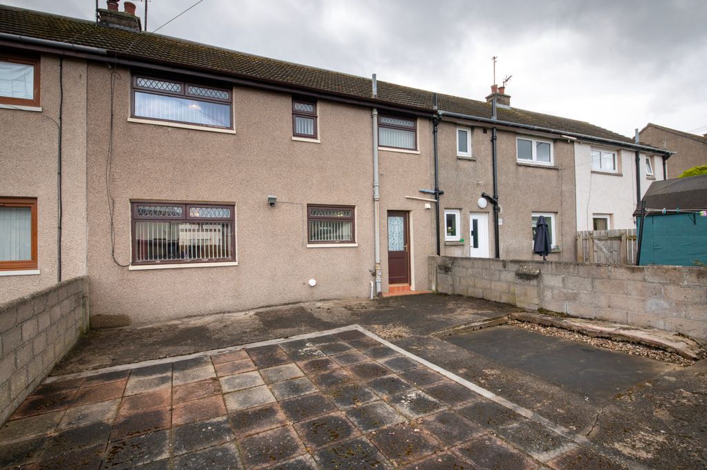 Property photo 2 of 18 Rear