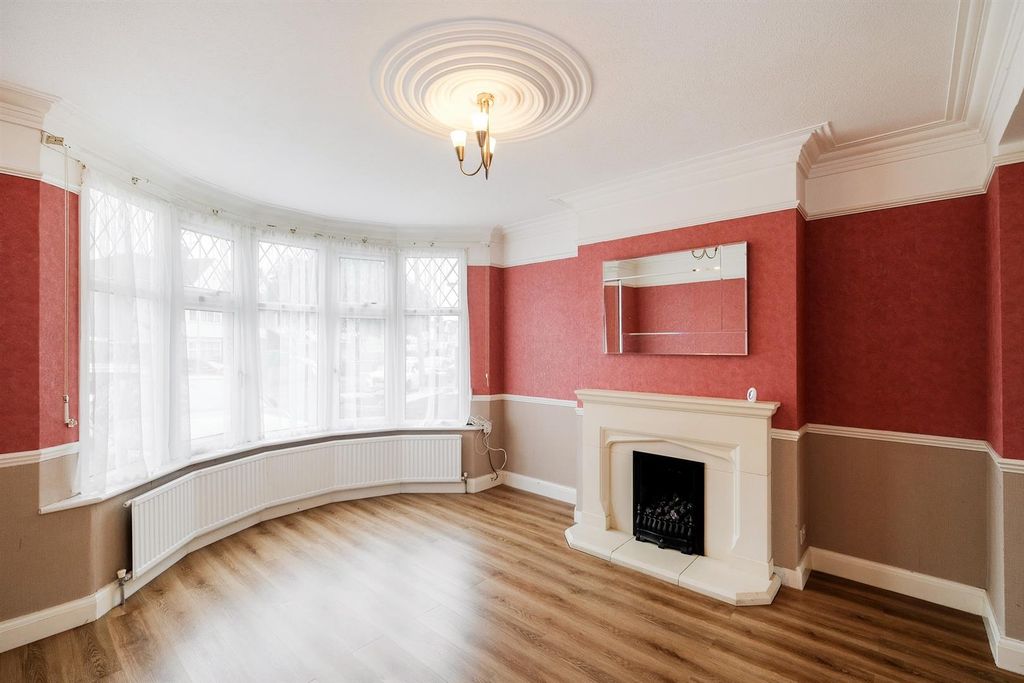 Property photo 3 of 19