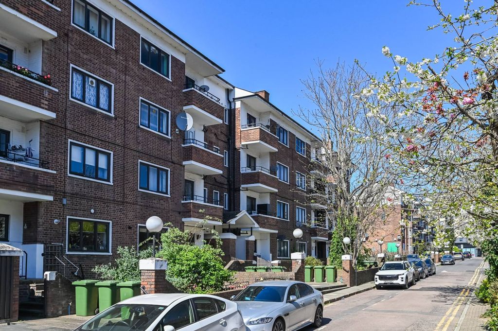 Property photo 2 of 8