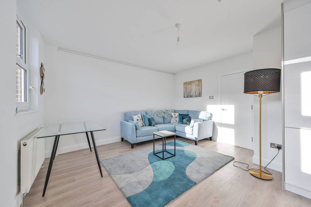 Property photo 1 of 7