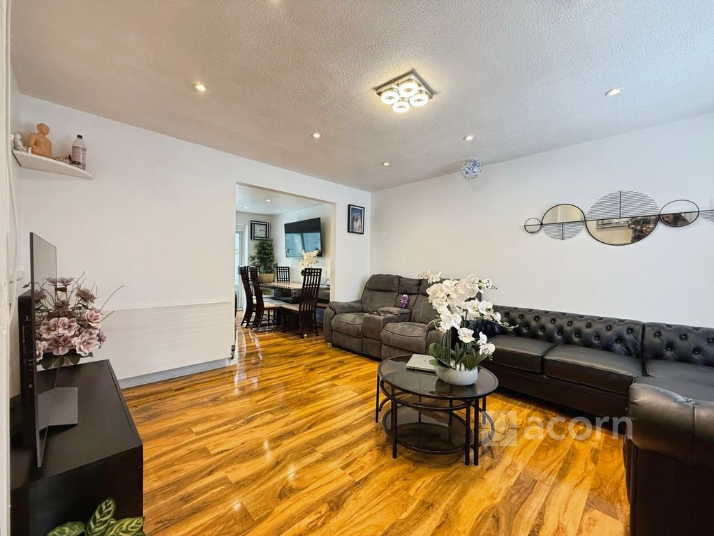 Property photo 2 of 13 Af4Cf9A3--44Fa-B4...