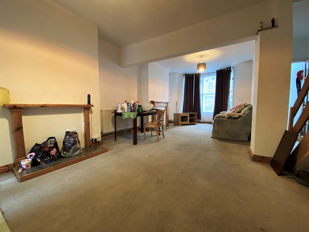 Property photo 3 of 11 Photo 06