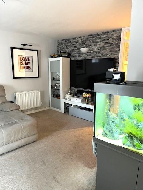 Property photo 2 of 14 Lounge