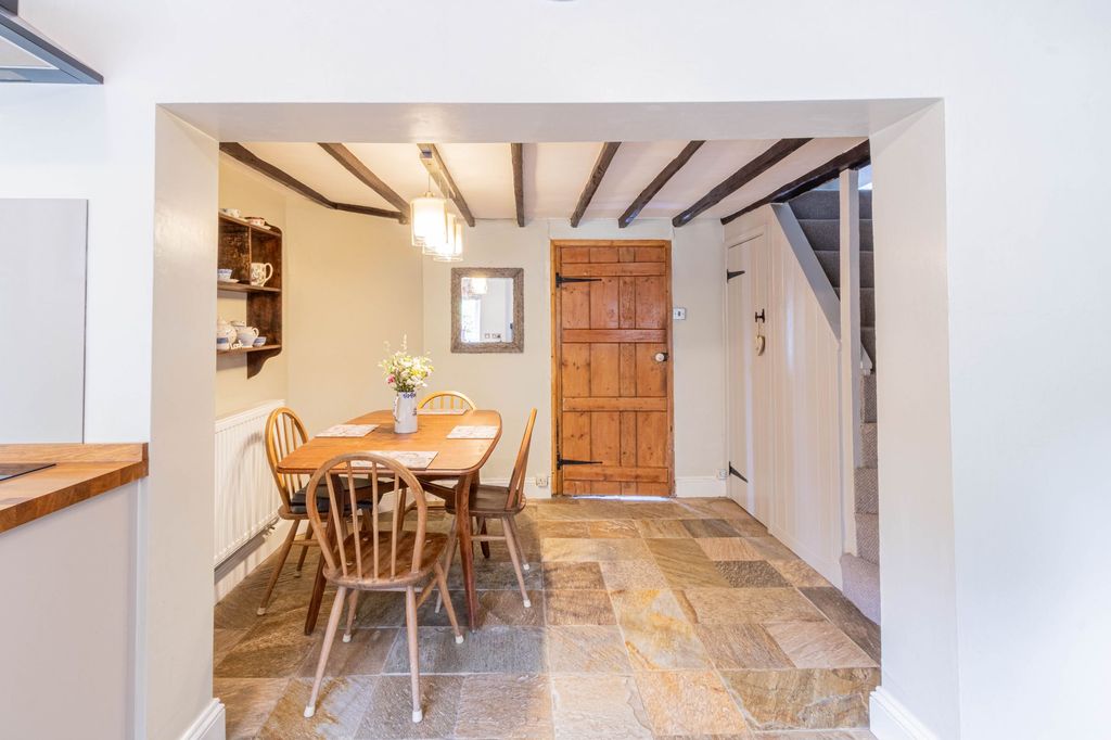 Property photo 3 of 33