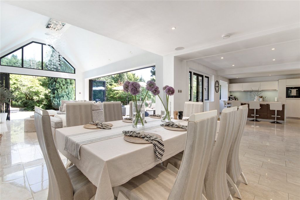 Property photo 2 of 18 Family/Dining Rm