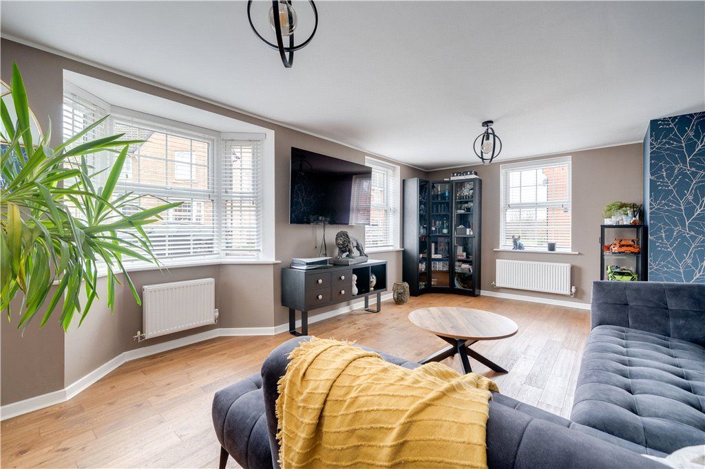 Property photo 2 of 22 Sitting Room