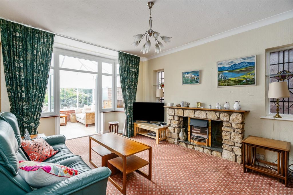 Property photo 3 of 13 117 Reservoir Road_10.Jpg