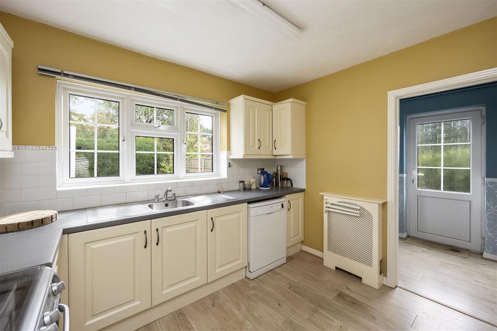 Property photo 3 of 20 Vicarage Fields, 14-007.Jpg